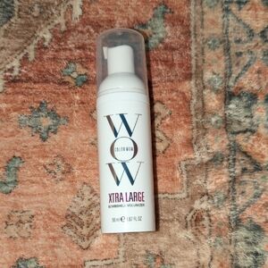 Color Wow Xtra -Large Bombshell Volumizer.